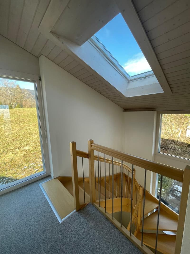 2073 Enges/NE Spacieuse et magnifique villa avec 3 garages et vue sur les 3 lacs (11)