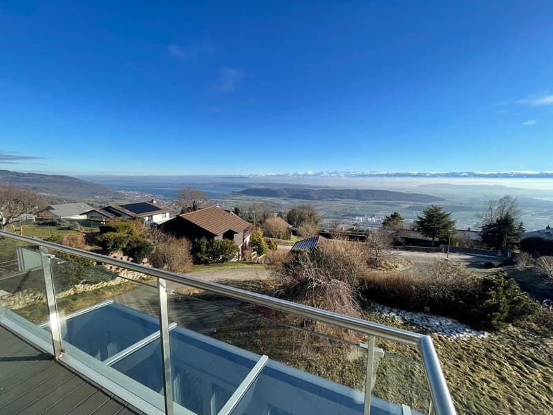 2073 Enges/NE Spacieuse et magnifique villa avec 3 garages et vue sur les 3 lacs (4)