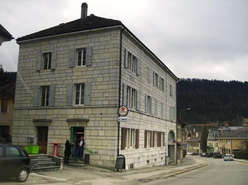 Vente de 2 immeubles locatifs - appartements et commerces (2)