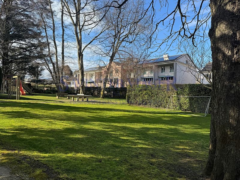 1293 Bellevue
