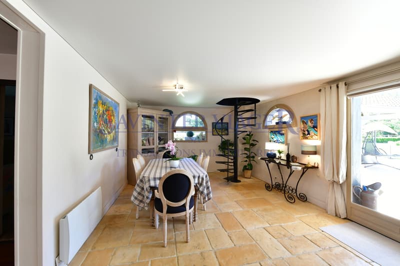 Demeure atypique avec installations équestres - Terrain de 16 832 m². (13)