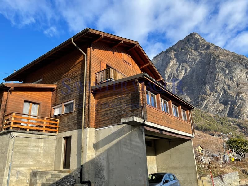 Chalet dominant la vallée en viager (6)