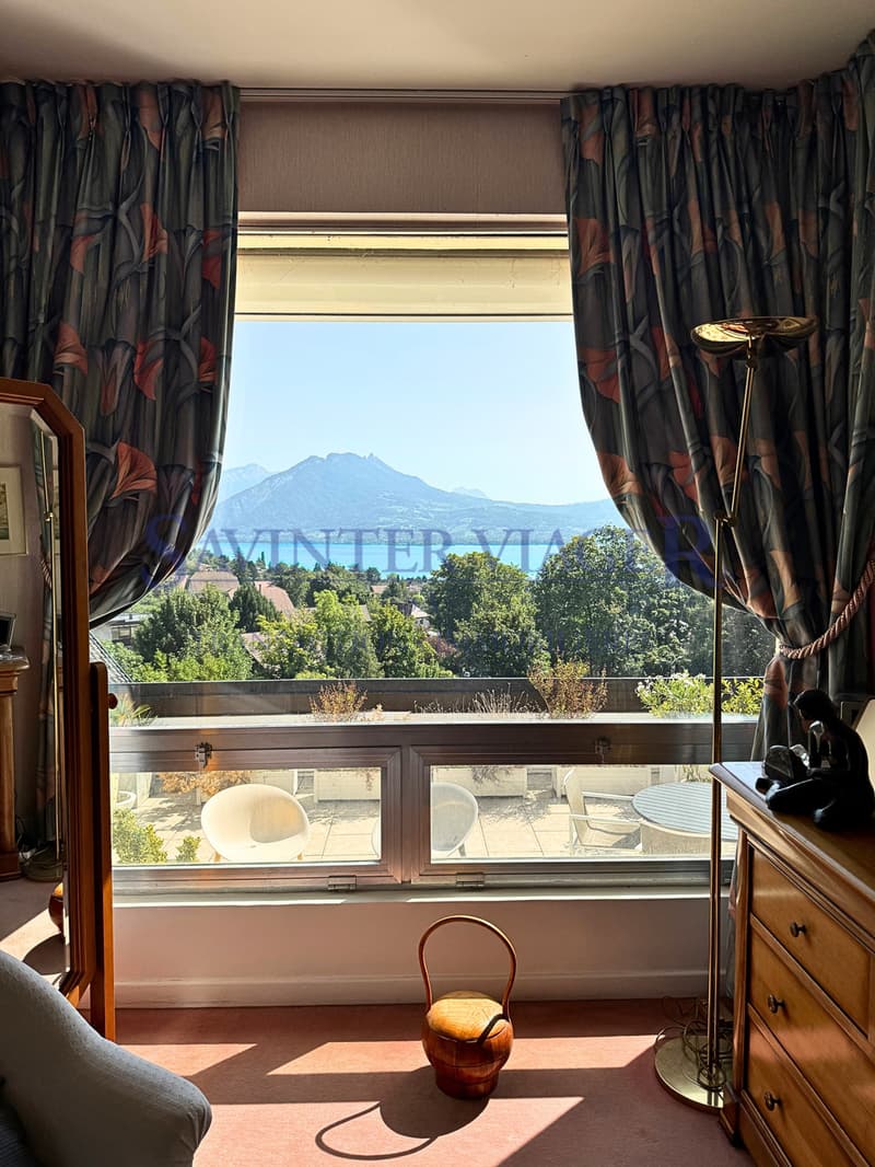 Villa sur les toits. Terrasse de 60m2. Vue lac 180. VIAGER. (8)