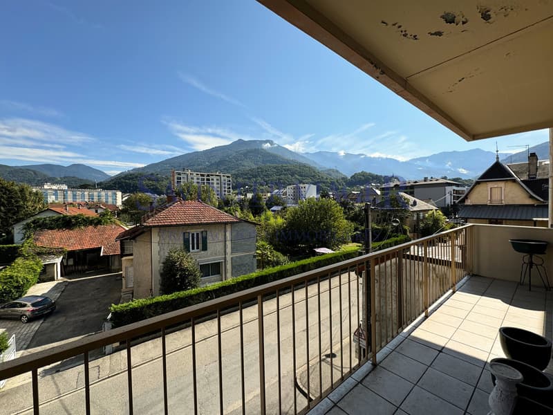 Albertville-centre. T4 traversant, 2 balcons. Viager (10)