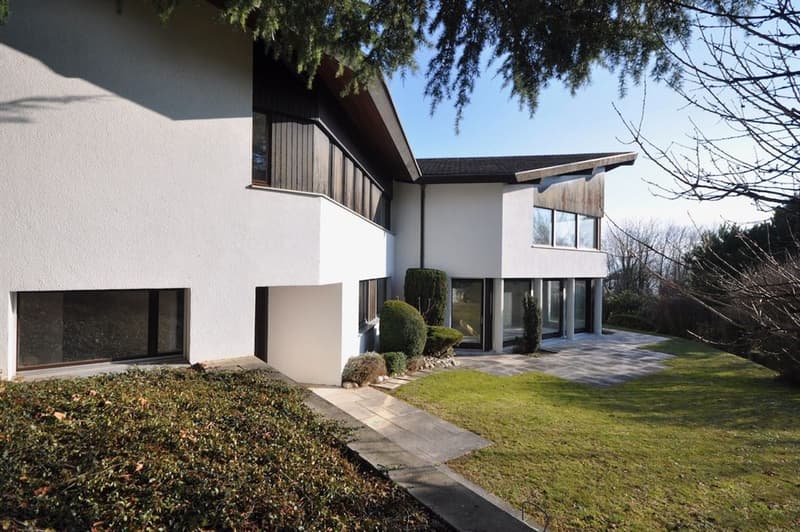 Plus de 500m2 habitables à l'abri des regards et disposant d'une belle (4)