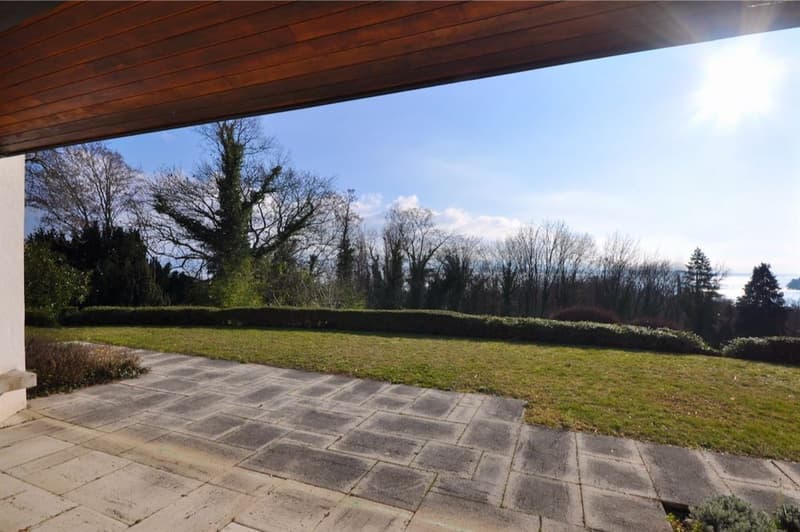 Plus de 500m2 habitables à l'abri des regards et disposant d'une belle (5)