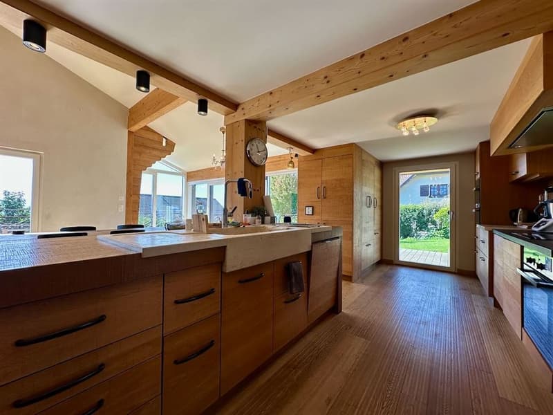 Maison individuelle rénovée avec vue sur le lac - 5 chambres, beaux vo (5)