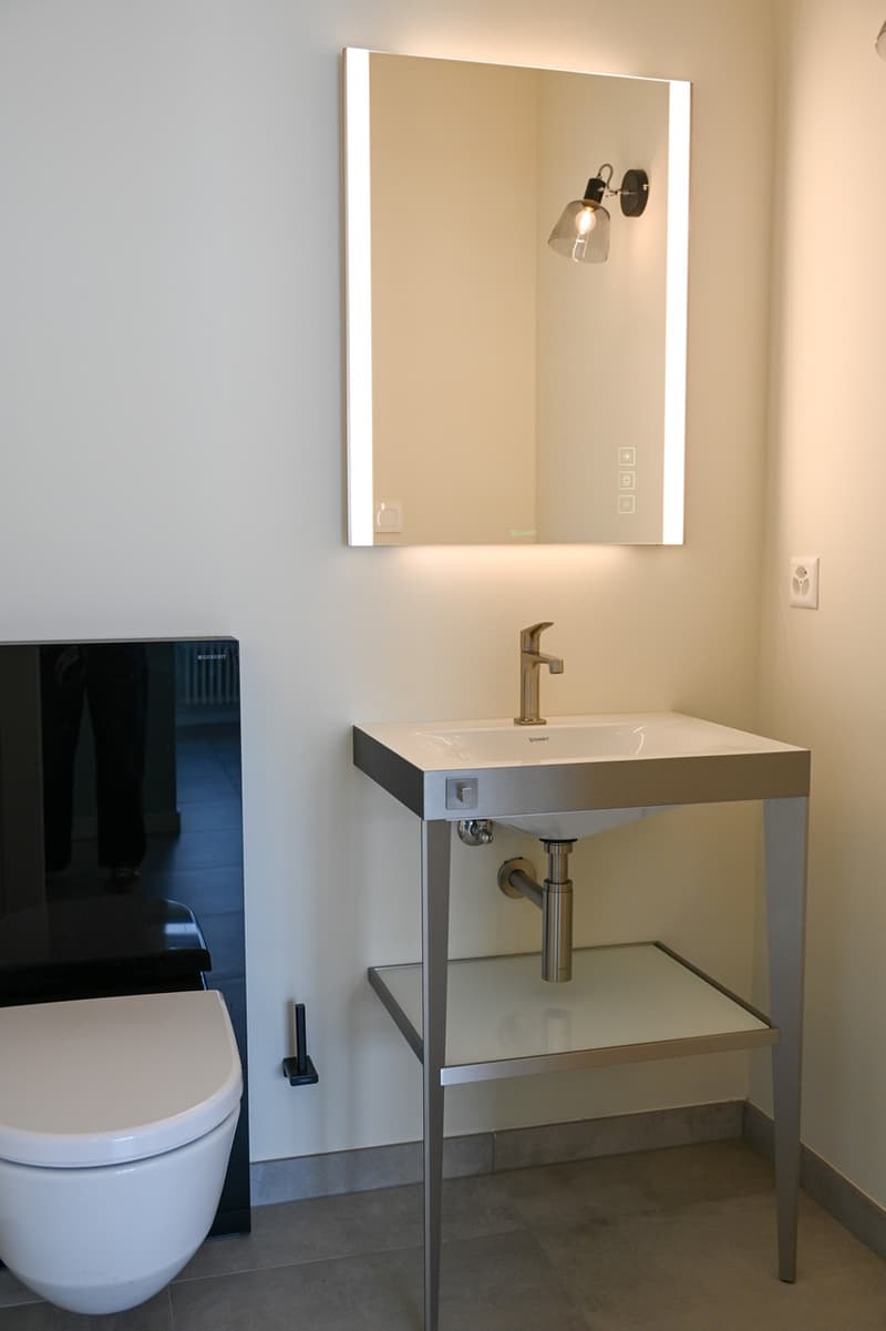 Magnifique appartement de 2.5 pièces entièrement rénové (8)
