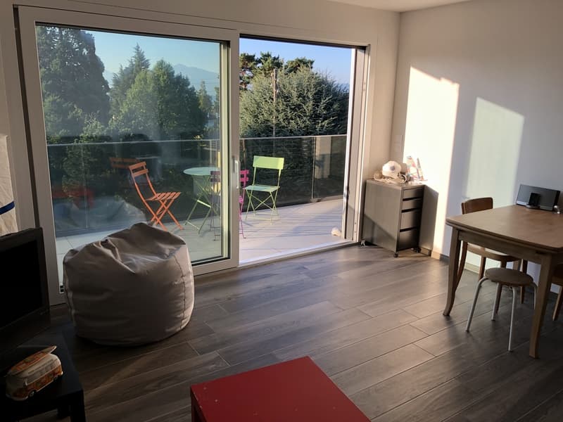 Somptueux 2,5 pièces au 1er étage. Finitions haut de gamme. (3)