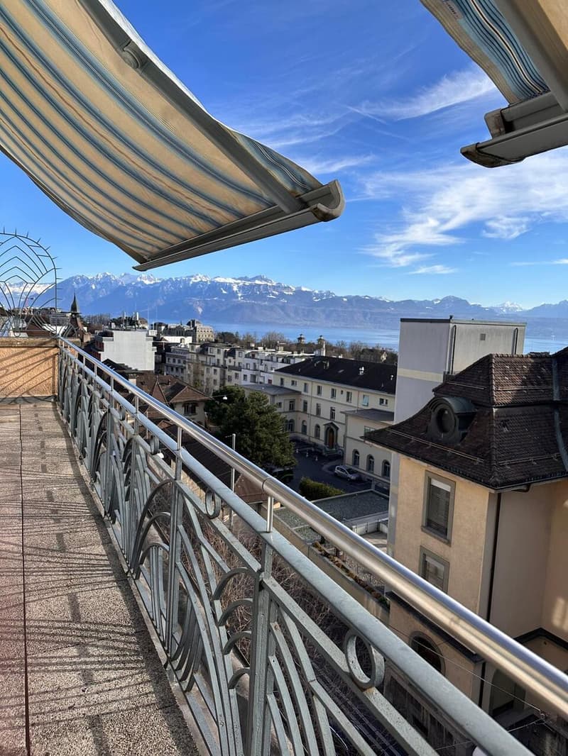 Magnifique appartement de 2,5 pièces meublé avec vue sur le lac et les Alpes (8)