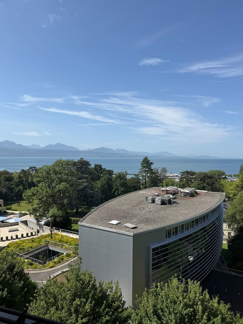 Luxueux appartement neuf avec vue imprenable sur le lac (1)