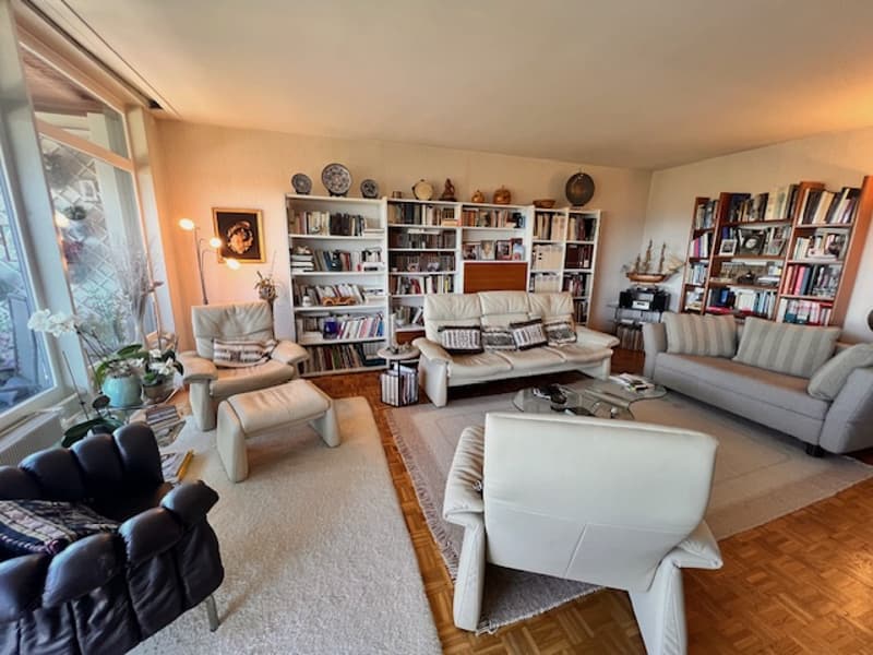 Très bel appartement en viager au Petit-Saconnex avec vue lac et jet de Genève (2)