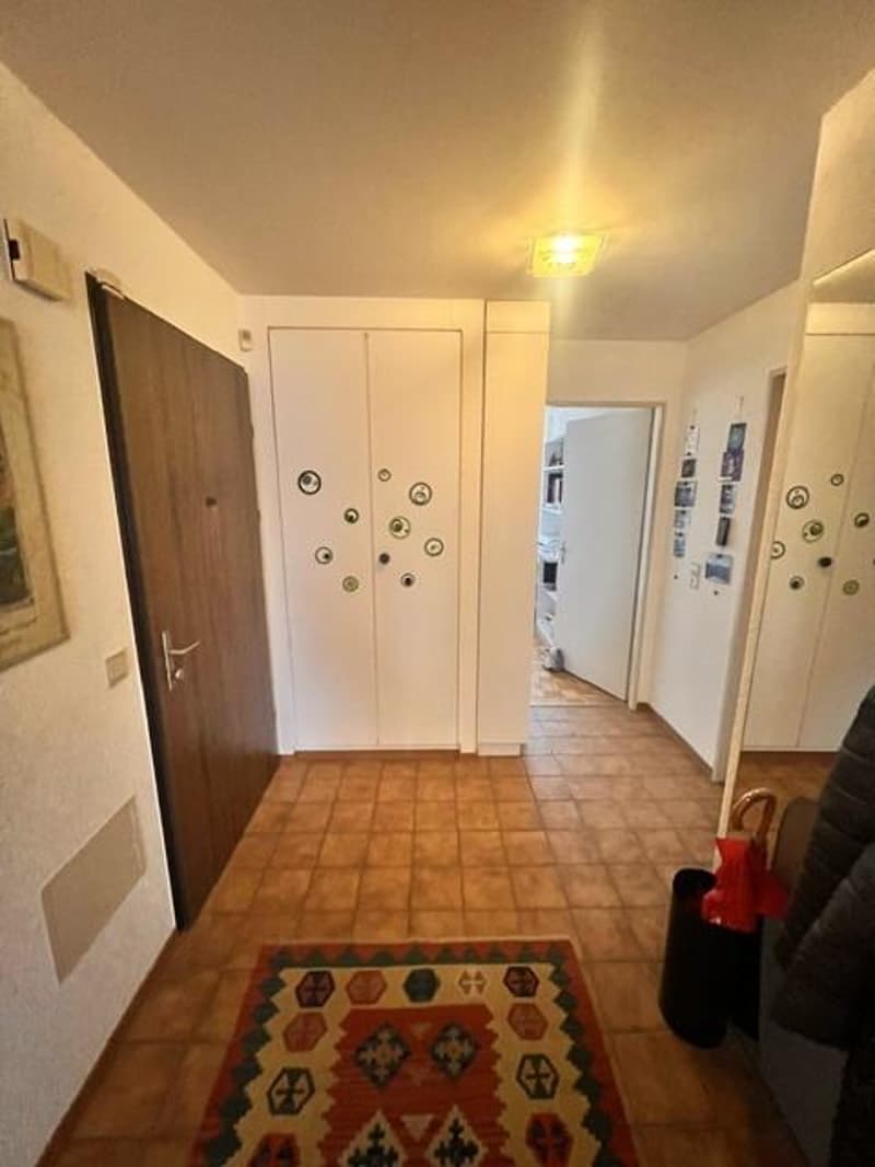 Appartement traversant avec balcons en viager à Gland (9)