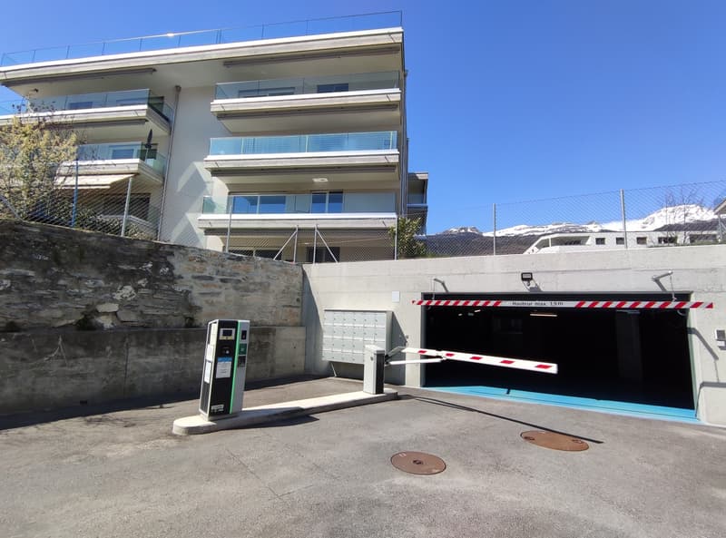 GARAGE BOX À LOUER DANS UN PARKING SOUTERRAIN À SIERRE (1)