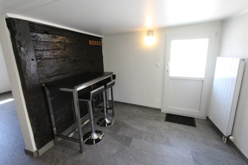 CHARMANTE MAISON DE 2.5 PIÈCES À LOUER (3)
