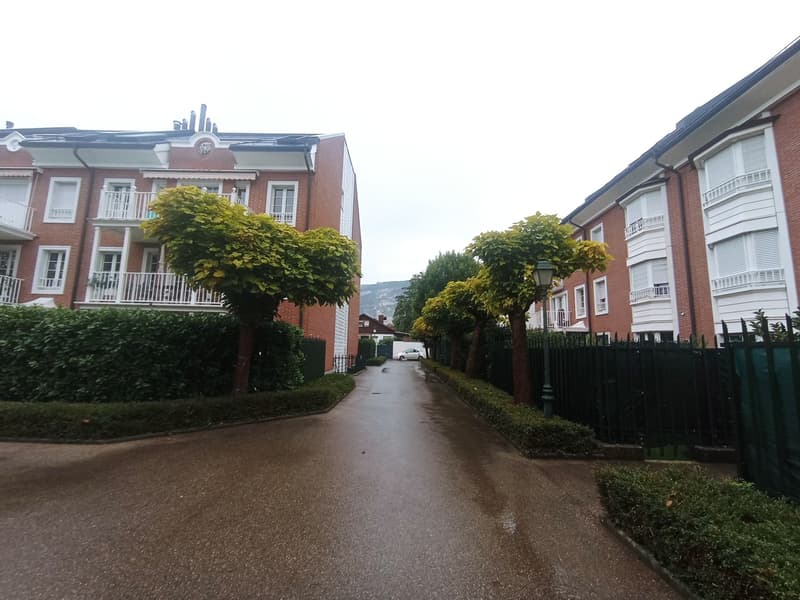 VESSY - Attique en Duplex de Standing de 7 pièces +/- 288 m² + Balcons (2)