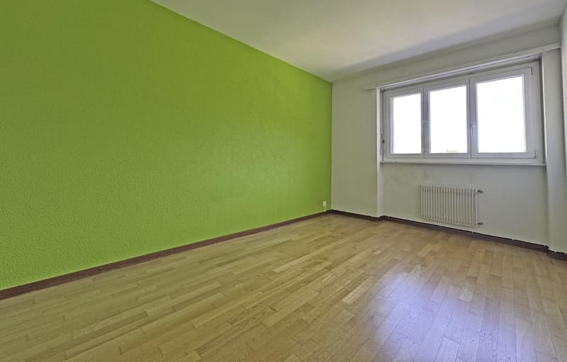 Spacieux appartement de 5,5 pièces avec 2 balcons et place de parc intérieure (10)