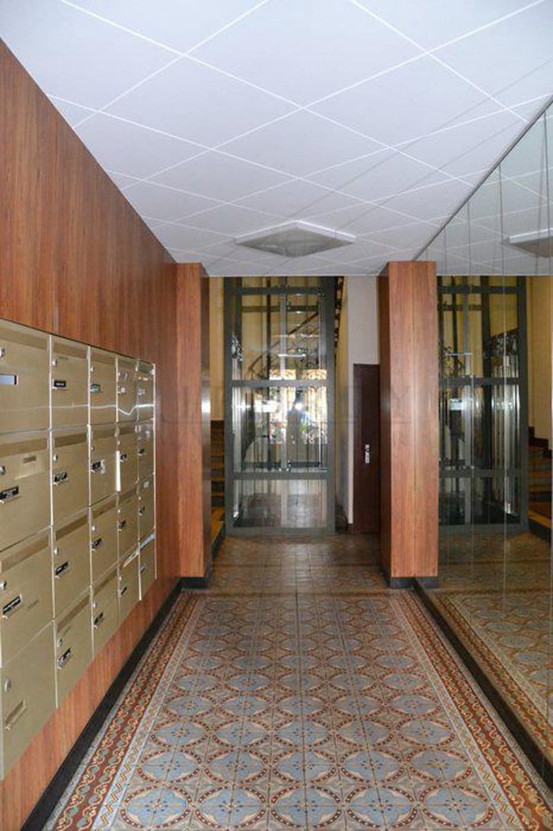 Appartement de 2.0 pièces meublé dans immeuble d'époque ! (2)