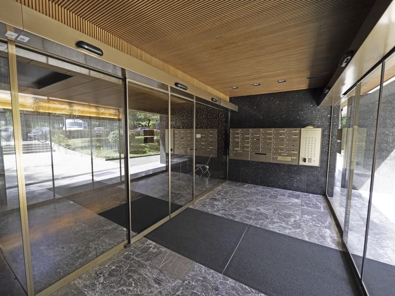 Au coeur du quartier de Florissant, lumineux 5 pièces, balcon, parking intérieure ! (2)
