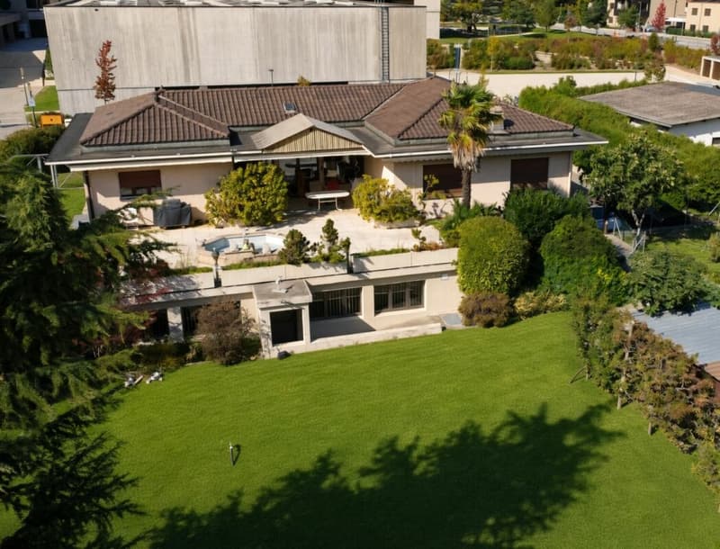 Spacieuse villa d'architecte sur grand terrain de 2'857 m2 (3)