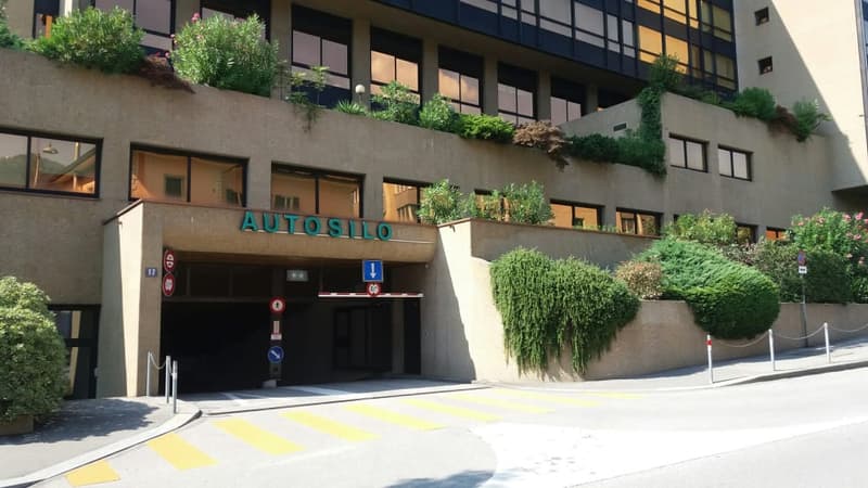 Lugano centro - affitasi posti auto (1)