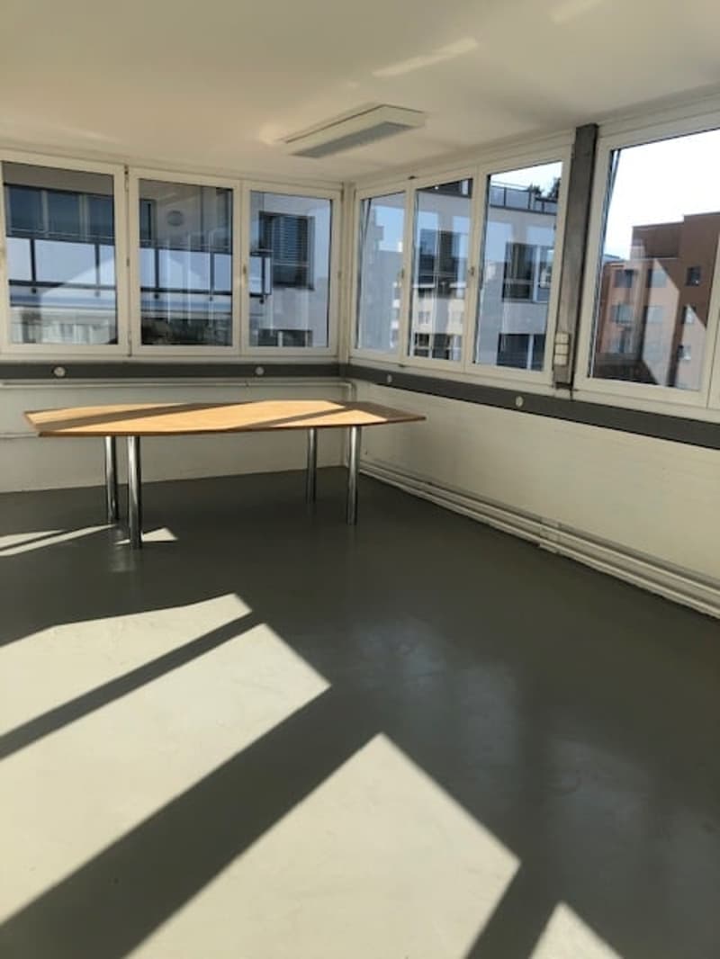 302 m2  Gewerbe- und Produktionsräume in Rapperswil-Jona SG (4)