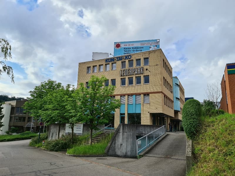 Helle Gewerberäumlichkeiten in Füllinsdorf (1)