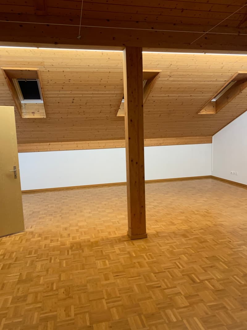 Disponibler Raum (70 m2) an guter Lage  in Altendorf (1)
