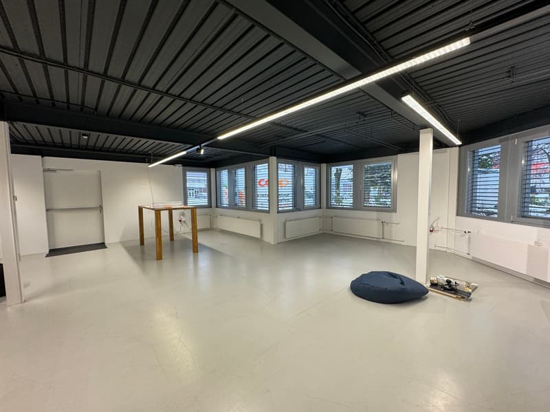 Showroom und Büroräumlichkeiten in Spreitenbach zu vermieten (13)