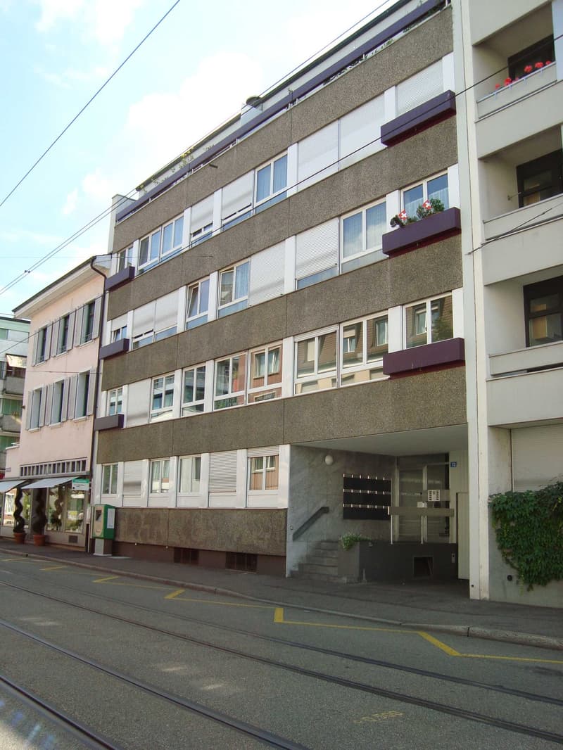 Autoeinstellplatz im Gellert-Quartier - Hardstrasse 72, 4052 Basel (1)