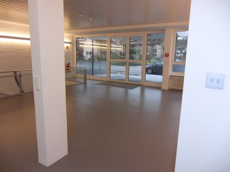 Repräsentative Bürofläche in Birsfelden beim Vitra Center (2)