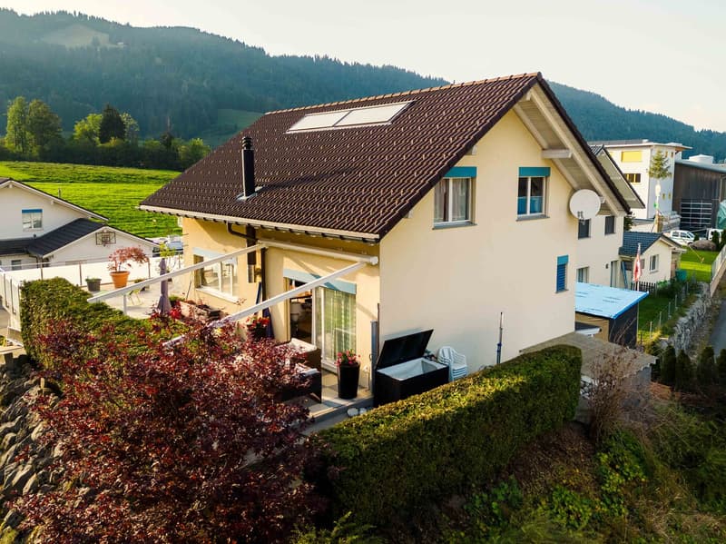 Traumhaftes Einfamilienhaus in Trachslau: 5.5 Zimmer für Wohnkomfort pur. (2)
