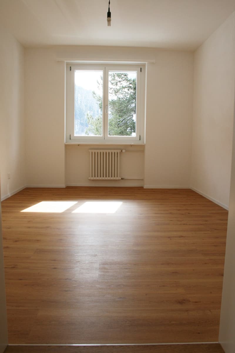 Wohnen mit Aussicht: 7.5-Zimmer-Wohnung in Klosters (5)