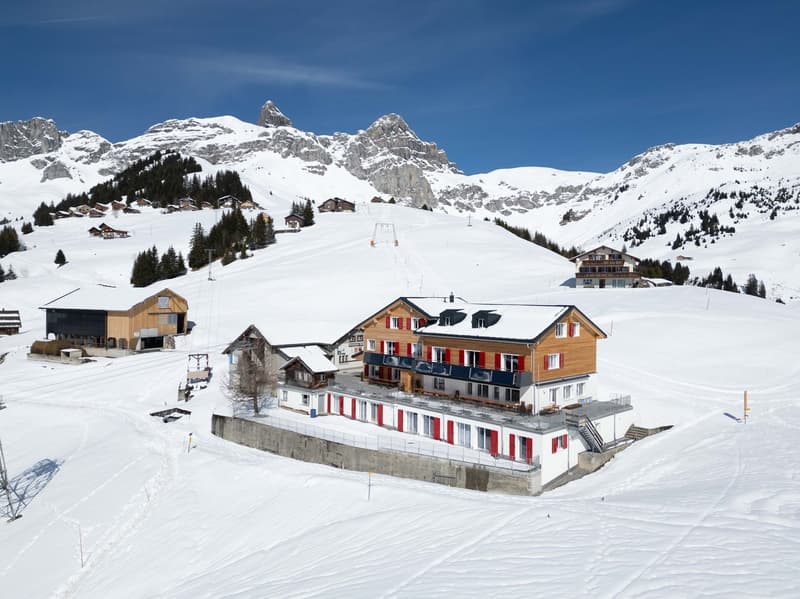 Auf der Sonnenterrasse Alp Biel wohnen und arbeiten - Schmuckes Klein-Hotel bei Bergbahn und Skilift (1)