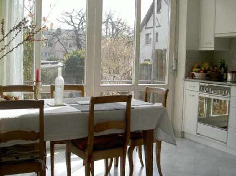 Zu vermieten per 1.07.2024 sonniges, sehr helles, eingebautes 1-Zi-Einfamilienhaus in Allschwil (2)