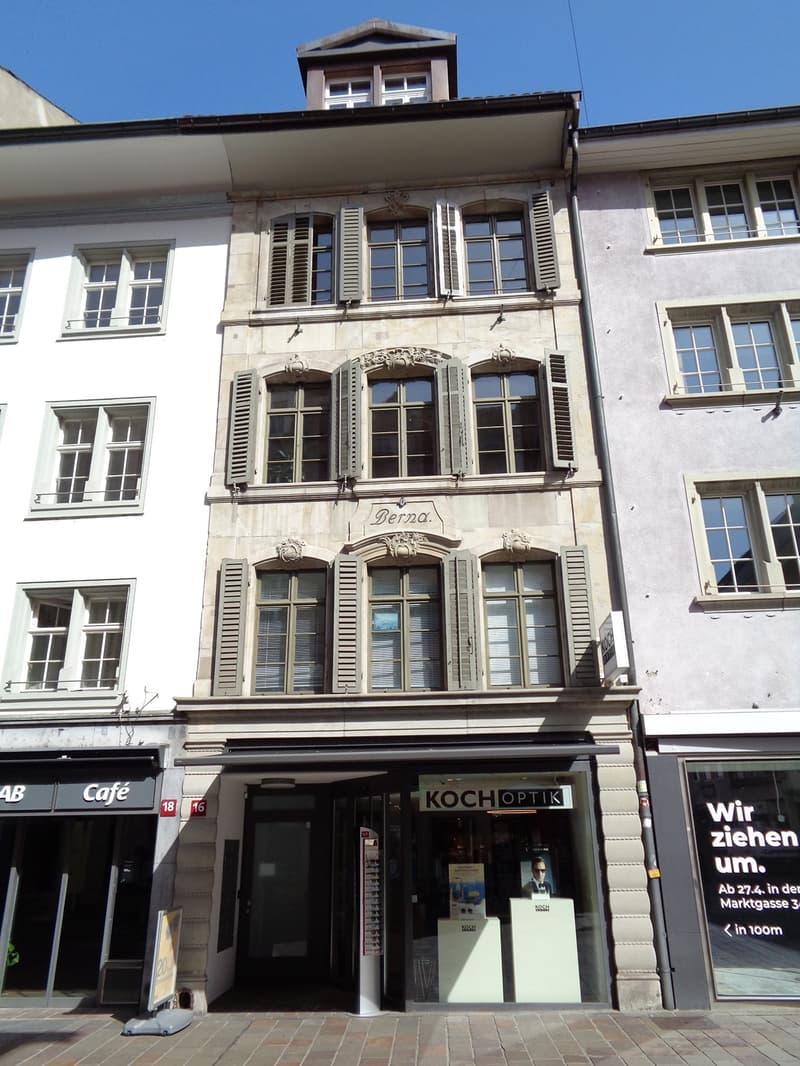 Grosszügige, teilsanierte 1.5-Zimmerwohnung in der Altstadt von Winterthur (1)