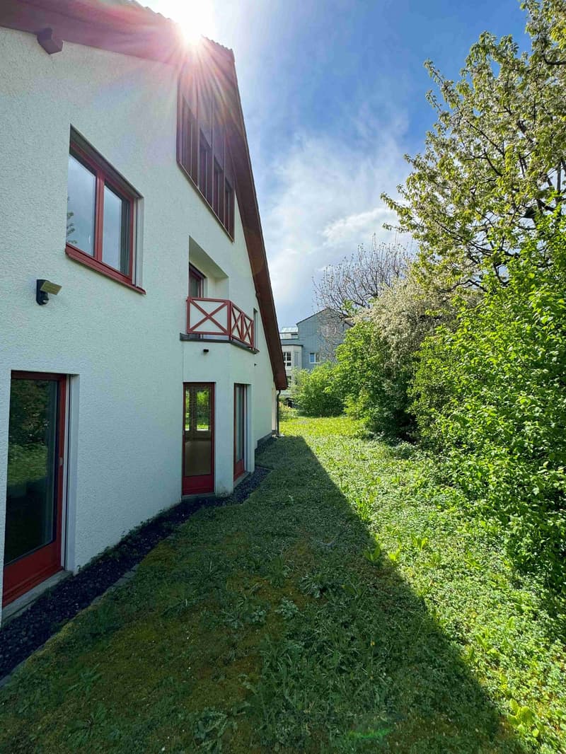 Attraktives 7.5-Zimmer Eckhaus in Illnau-Effretikon mit grossem Garten und Tiefgarage (2)