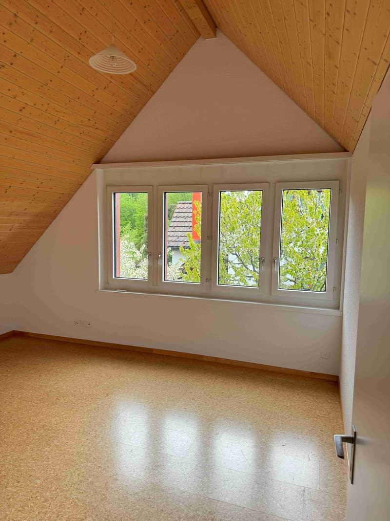 Attraktives 2.5-Zimmer Eckhaus in Illnau-Effretikon mit grossem Garten und Tiefgarage (12)