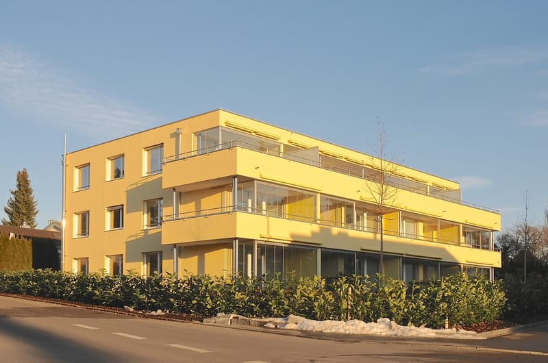 Beste Wohnlage, top ausgestattete 2 1/2 Zr. Wohnung 74 m2, neu, hell, gross, ruhig, mit Wintergarten (1)