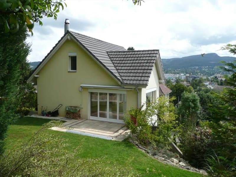 Single Family House with Garden and a Lovely View / Einfamilienhaus mit Garten und schöner Aussicht (1)