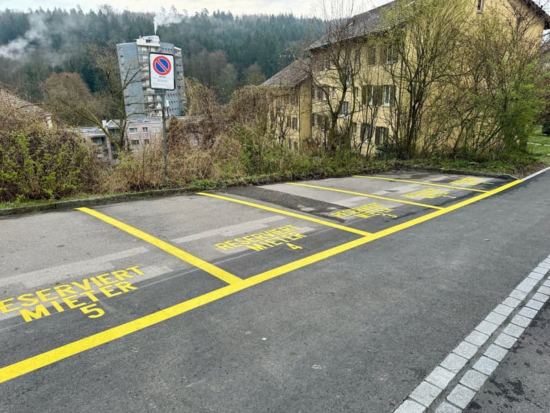 Aussenparkplatz in Baden (1)