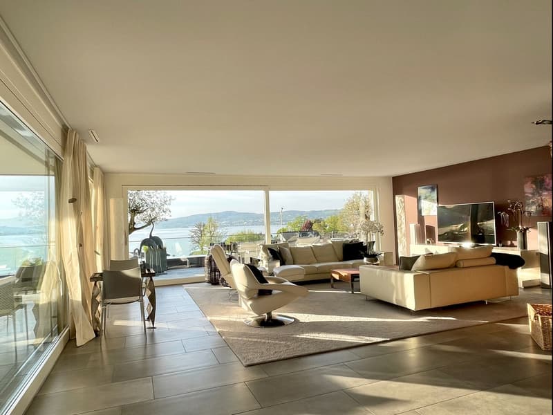 Luxuriöse 280 m² möblierte Attikawohnung am Zürichsee mit Panoramablick (2)