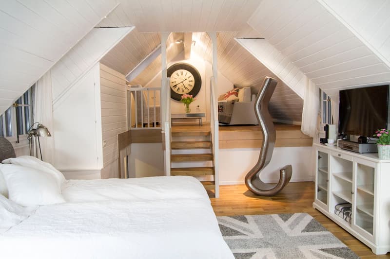 Maison Mitoyenne dans Propriété de prestige à Jouxtens-Mézery rénovée avec piscine. (8)