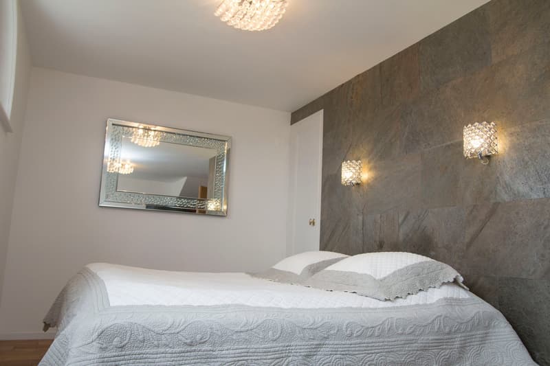 Maison Mitoyenne dans Propriété de prestige à Jouxtens-Mézery rénovée avec piscine. (9)