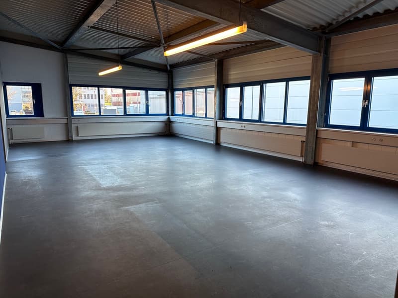 Attraktive Büroräume (420m2), optional mit Lagerfläche (260m2) in Pfäffikon ZH (4)