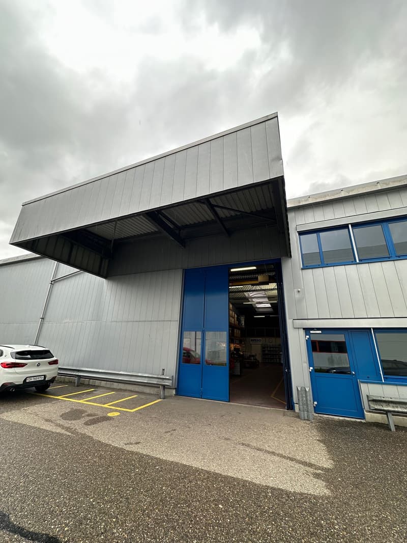 Attraktive Büroräume (420m2), optional mit Lagerfläche (260m2) in Pfäffikon ZH (6)