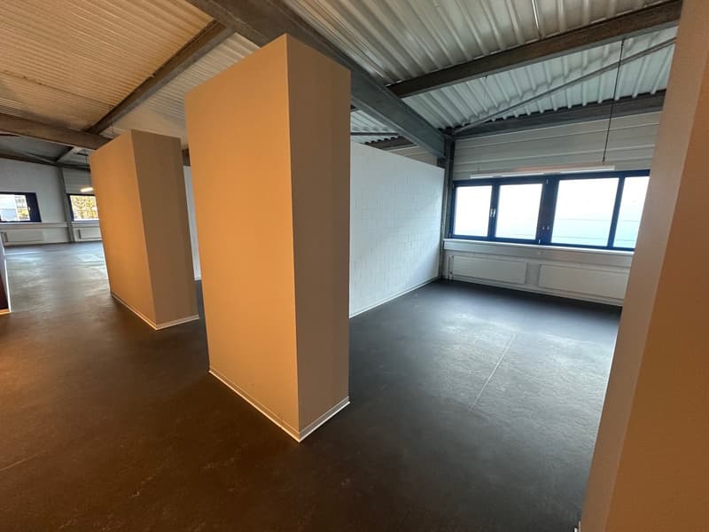 Attraktive Büroräume (420m2), optional mit Lagerfläche (260m2) in Pfäffikon ZH (2)