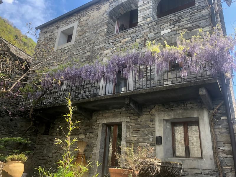 Zweitwohnung/Ferienhaus (17. Jh.) mit Original-Fresko in Verdasio (Centovalli) (2)