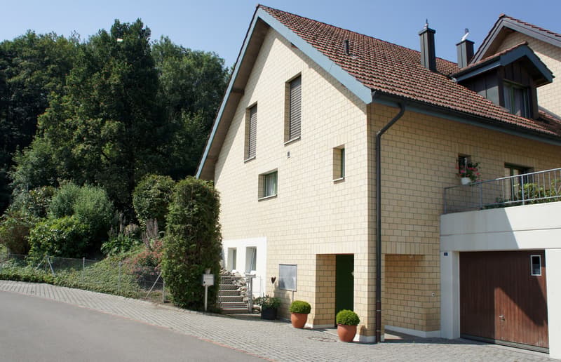6½-Zimmer-Doppeleinfamilienhaus - Familienparadies am Waldrand