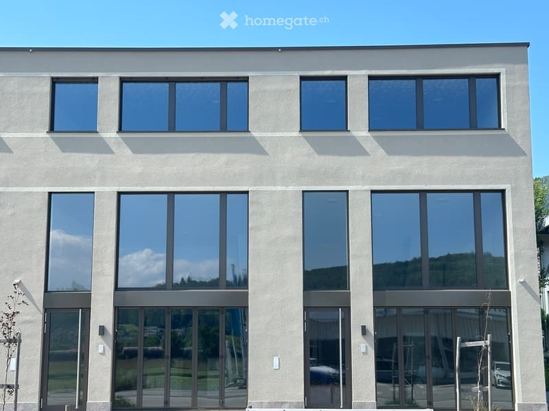 Zu Vermieten an Top Lage Büro-/Verkaufs-/Gewerbefläche (2)